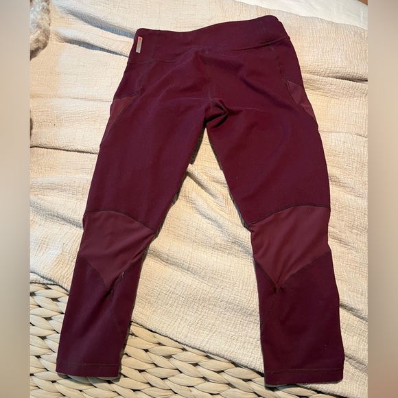 EUC Zella Plum Crop Leggings with Mesh Paneling size Small - Picture 2 of 6